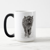 Angry Black Wolf in sneeuw, wilde winter Magische Mok (Links)