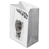 Angry Black Wolf in sneeuw, wilde winter Medium Cadeauzakje (Achterkant Gekanteld)