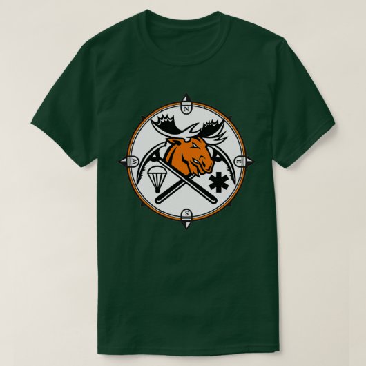 Angry Moose Crossed Ice Pick Ax Pararescue Mascot T-shirt (Design voorkant)