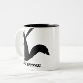 Angry Squirrel Mok (zwart) (Voorkant links)