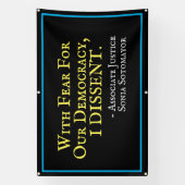 Angst voor onze democratie is een andersdenkende t spandoek (Verticaal)