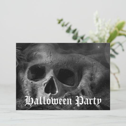 Angstaanjagende Gothic Skull Halloween Party Kaart (Staand voorkant)