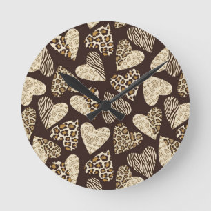 Animal skin with hearts ronde klok