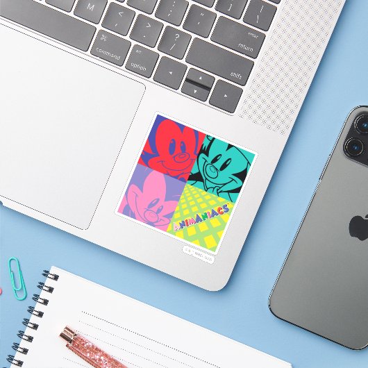 Animaniacs | Warner Siblings Pop Art Graphic Sticker (Laptop met iPhone)