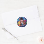 Anime-jongen die videogame speelt ronde sticker (Envelop)