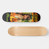 Anime-meisje met vuurvliegende skateboard (Horizontaal)