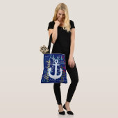 anker & kleurrijke namen tote bag (Op model)