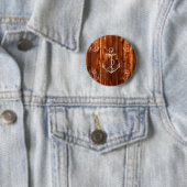  anker op donkere houten planken ronde button 5,7 cm (In situ)