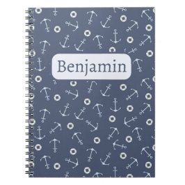 Ankerpatroon & aangepaste naam op marineblauw notitieboek