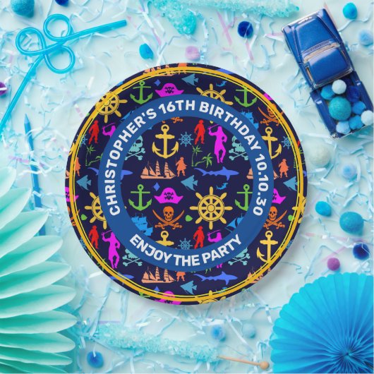 Ankers, Helms, Piraten. Kleurrijk Nautisch Patroon Papieren Bordje (Feest)