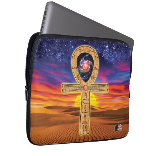 Ankh Laptop Sleeve (Voorkant Rechts)