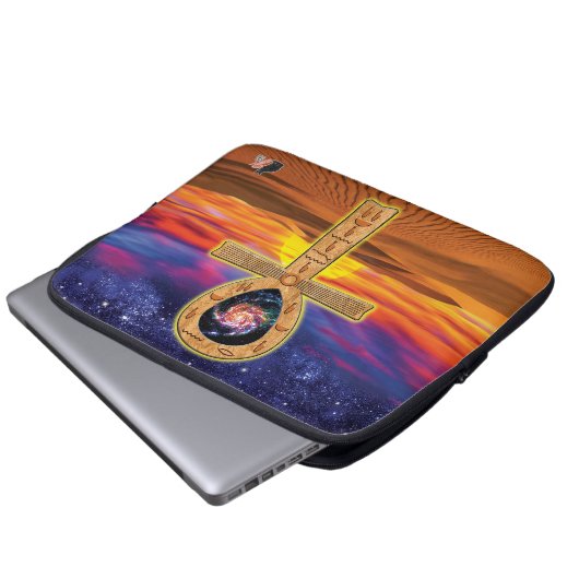 Ankh Laptop Sleeve (Voorkant onderkant)