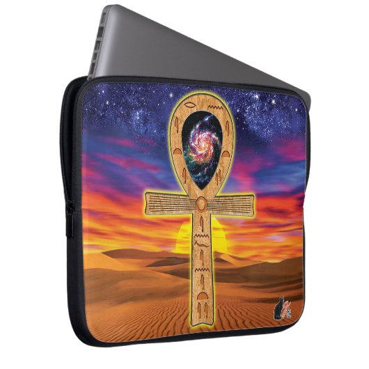 Ankh Laptop Sleeve (Voorkant Rechts)