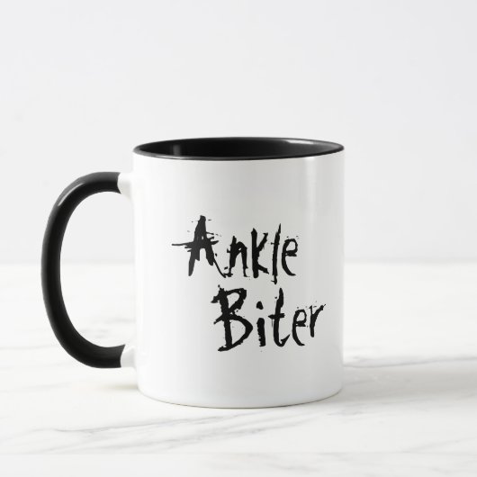 Ankle Biter Cartoon Dog Coffee Mok (Links)