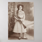 Annie Oakley Holding A Rifle - 1899 Poster (Voorkant)