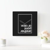 Another point of view vierkante klok (Huis)