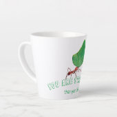 Ant met een groot blad latte mok (Linkerhoek)
