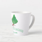 Ant met een groot blad latte mok (Rechterhoek)