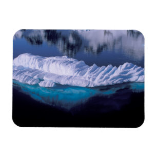 Antarctica, Paradise Bay. Iceberg in kristal Magneet