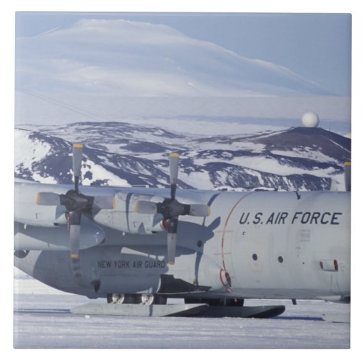 Antarctica, Ross Island, McMurdo station, C-130 Tegeltje (Voorkant)