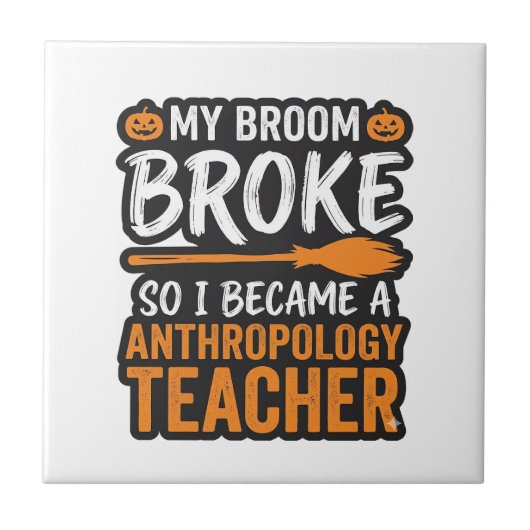 Anthropologiedocent Halloween Bezem Gebroken Tegeltje (Voorkant)
