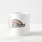 Anti-fascistische regenboog koffiemok (Voorkant links)