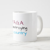 Anti-MAGA-boodschap Grote Koffiekop (Voorkant rechts)