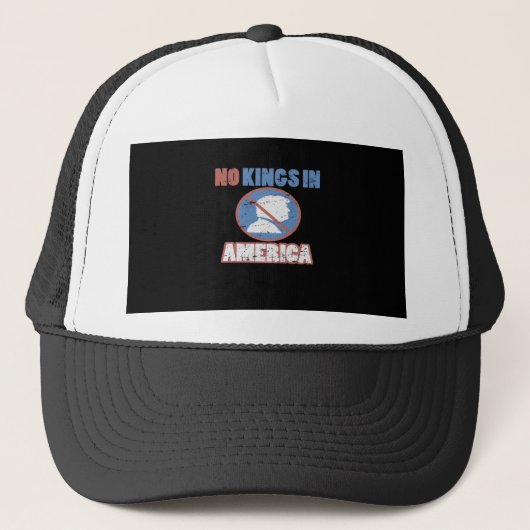 Anti- No Kings In America Classic Trucker Pet (Voorkant)
