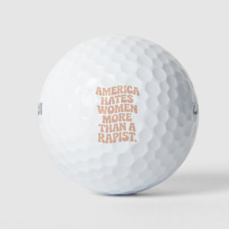 Anti-Trump Anti-MAGA Protest Feministische Activis Golfballen