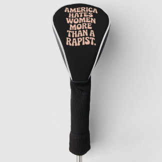 Anti Trump Anti MAGA protest feministische activis Golfheadcover