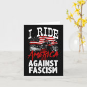 Anti-Trump biker verzet zich tegen fascisme protes Kaart (Gele Bloem)