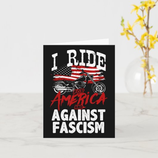 Anti-Trump biker verzet zich tegen fascisme protes Kaart (Gele Bloem)