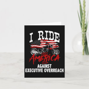 Anti-Trump-biker verzet zich tegen overdaad van le Kaart
