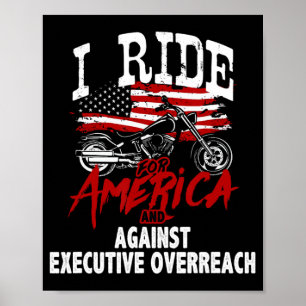 Anti-Trump-biker verzet zich tegen overdaad van le Poster