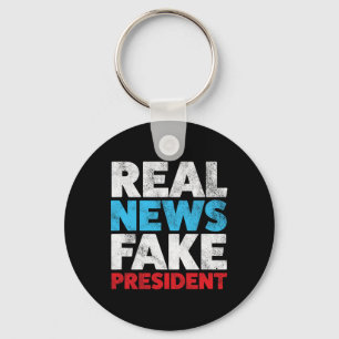 Anti Trump Shirt Echt nieuws Fake President Shirt  Sleutelhanger