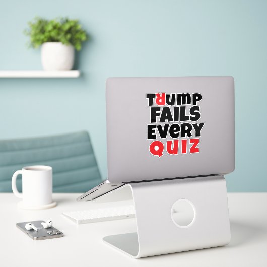 Anti-Trump studentenprotest slogan rood zwart Sticker (Laptop op bureau)