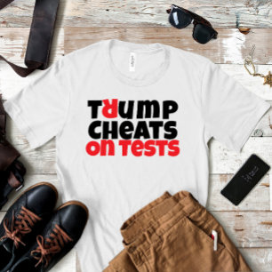 Anti-trump studentenprotest slogan rood zwart t-shirt