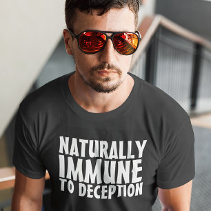 ANTI-VACCINATIE 'IMMUUN VOOR BEDROG' T-SHIRTS