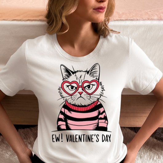 Anti-Valentine's Cat  T-shirt