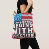 Anticonceptie begint bij erectie Handen af van vro Tote Bag (Dichtbij)