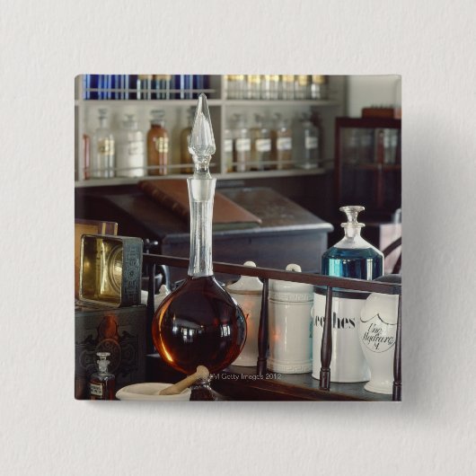 Antiek apotheekflesjes vierkante button 5,1 cm (Voorkant)