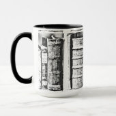 Antiek boeken op de Mok van de Shelf Coffee (Links)