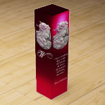 ANTIEK CAMEO, MOON LADY'S NACHT MET OWL WIJN GESCHENKDOOS<br><div class="desc">Elegant monogram ontwerp met wijn citeert: "Ik hou van alles wat oud is; oude vrienden, oude tijden, oude manieren, oude boeken, oude wijnen." .Romantische antieke cammeojuweel met een prachtig vrouwenprofiel met lang haar geornamenteerd met bessen in het maanlicht met owl.on red ruby gemstone..Deel van " Sason's Fruits ".Dit klasseontwerp is...</div>