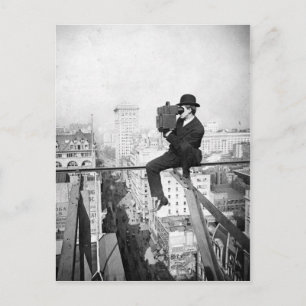 antiek camera op een  foto van de stadshoogtepunt briefkaart