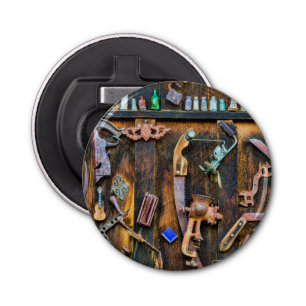 Antiek collectie aan de wand button flesopener