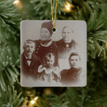 Antiek Familie Collage Foto B & W Afbeelding Keramisch Ornament<br><div class="desc">Dit afbeelding staat voor een van de eerste fotobewerkingstechnieken! De foto's van familieleden werden aan elkaar genaaid in één stijl van een printcollage. Let op: Dit afbeelding is van een familie foto collectie waarvan ik de rechten op behoud. Mag alleen worden gedupliceerd door aankoop van dit ontwerp op Zazzle.</div>