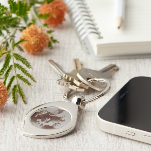 Antiek Familie Collage Foto B & W Afbeelding Sleutelhanger (Zijkant)