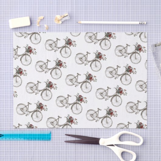 Antiek fiets met bloemen tissuepapier (Craft)