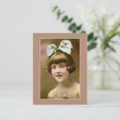 Antiek foto 1920s meisje met haarboog briefkaart (Staand voorkant)