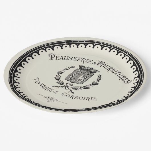 Antiek Frans land met briefing op beige Papieren Bordje (Gekanteld)